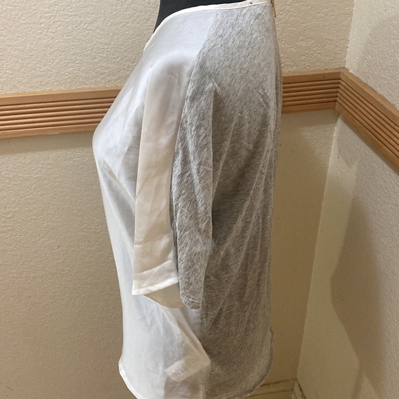 XS J.crew White and gray two toned blouse!!! - Picture 5 of 7